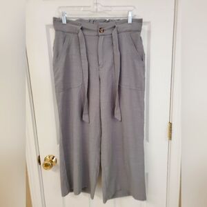 Democracy High-Rise‎ Capri